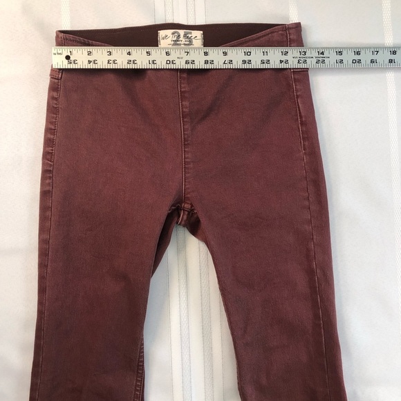 We The Free Pull on Flared Burgundy Jean Pants Size 25 - Picture 2 of 11